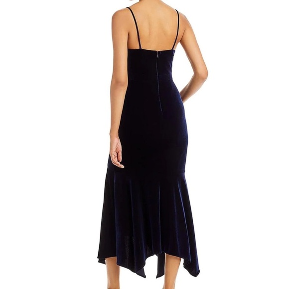 NWT AQUA Blue Sleeveless Mermaid Silhouette Back Zip Midi Velvet Dress Size 8 - Picture 2 of 5